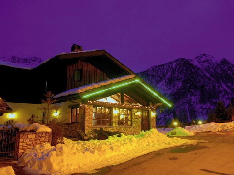 L'abergo addobbato per le festività natalizie