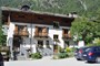Entrata dell'hotel ristorante Flora Alpina