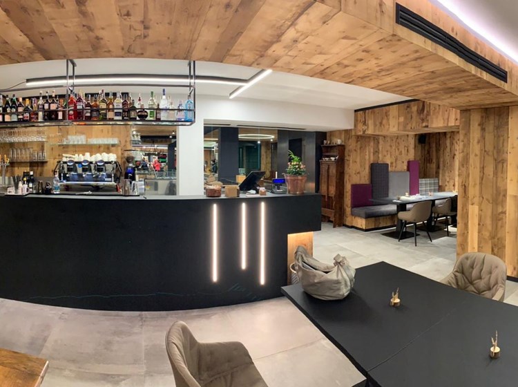 Restaurant 4810 Food