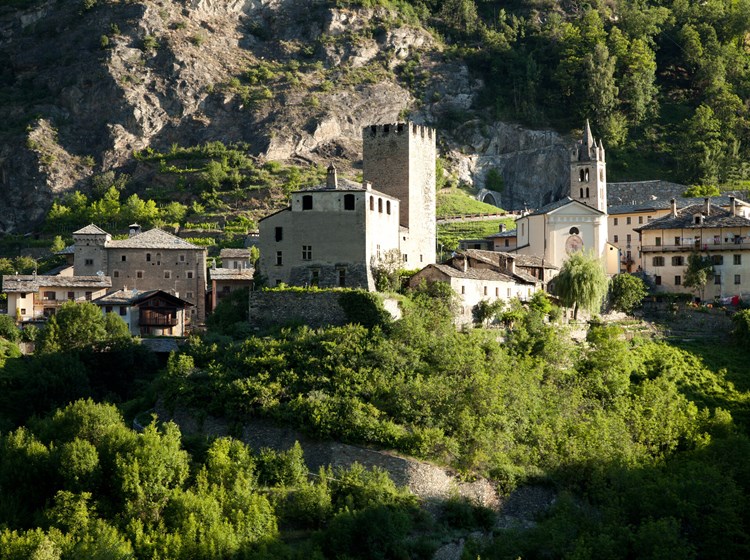 The church and the Blonay castle