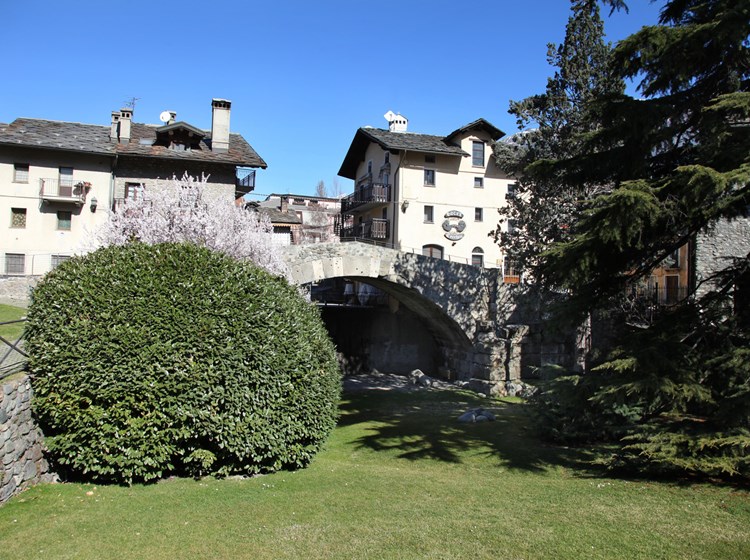 Roman bridge over the Buthier River