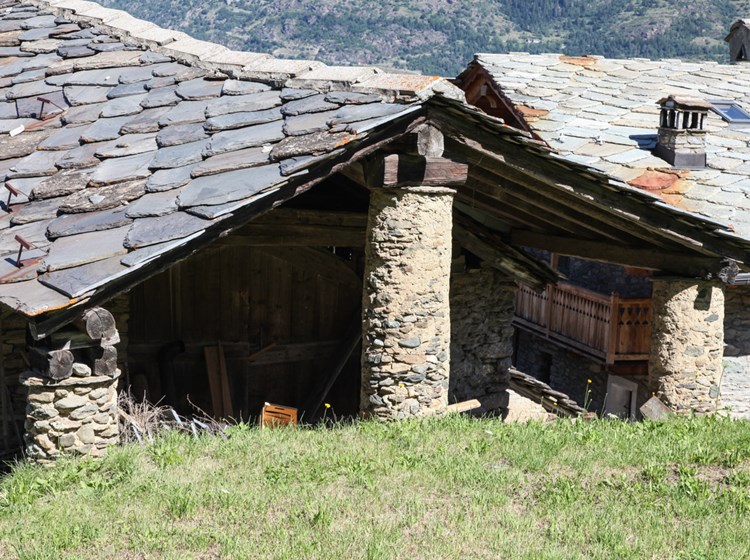 Colonne circolari in pietra
