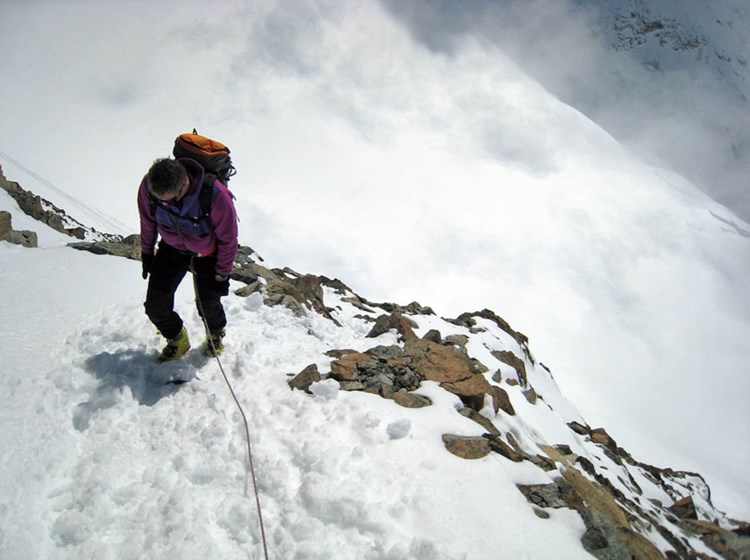 The first easy segment of the ridge