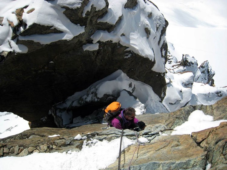 The segment equipped with chains
