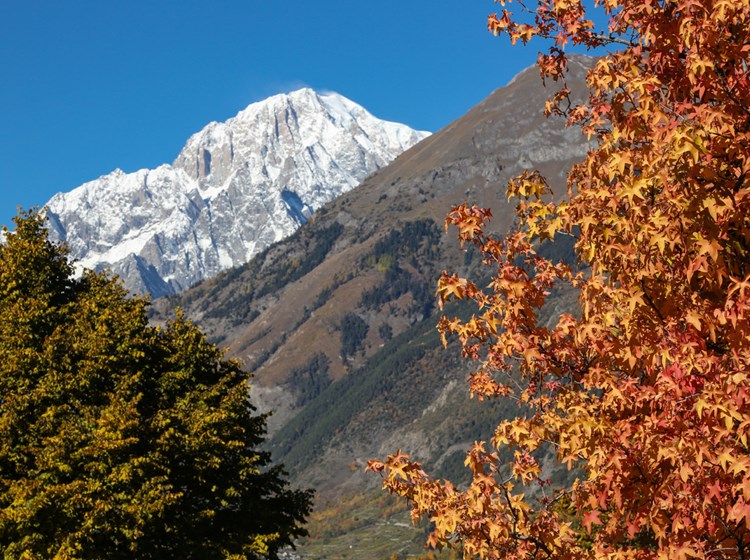 il monte Bianco visto da La Salle in autunno