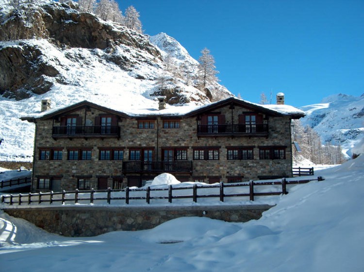 Rifugio Prarayer - Esterno in inverno