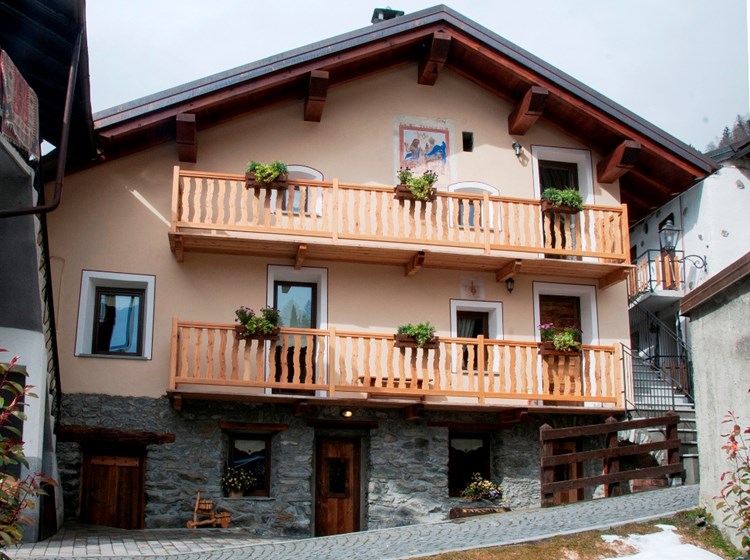 veduta esterna Chambre d'Hotes Lo Barba