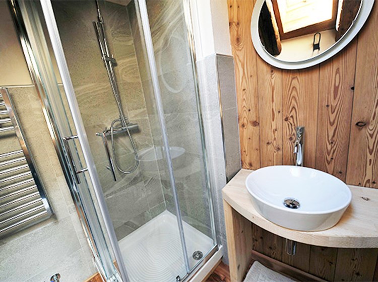 C.A.V. LOO BACH RESIDENZE