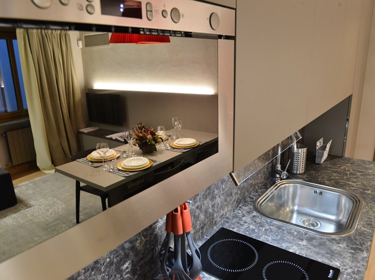 C.A.V. REVE CHARMANT APARTMENTS