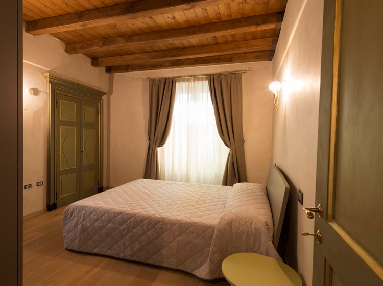 C.A.V. Maison  Croix de Ville