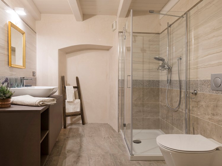 C.A.V. Maison  Croix de Ville