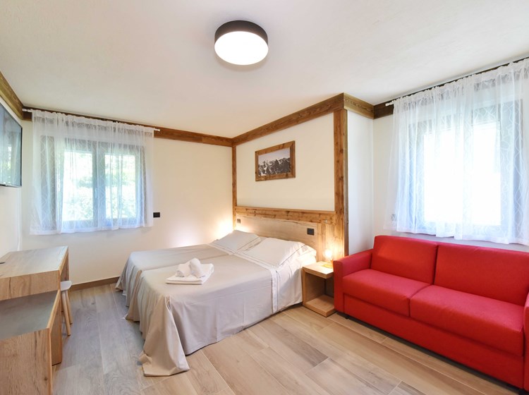 C.A.V. FOYER APARTMENTS