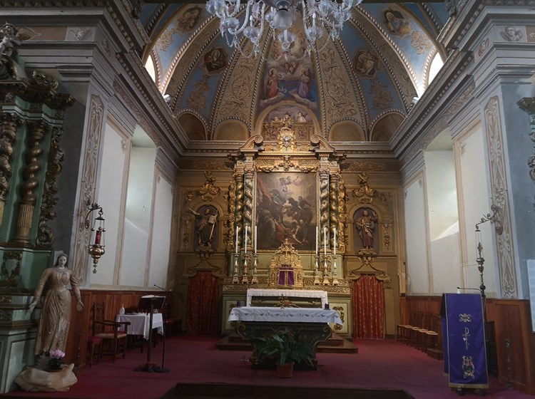 Interno della chiesa di Introd