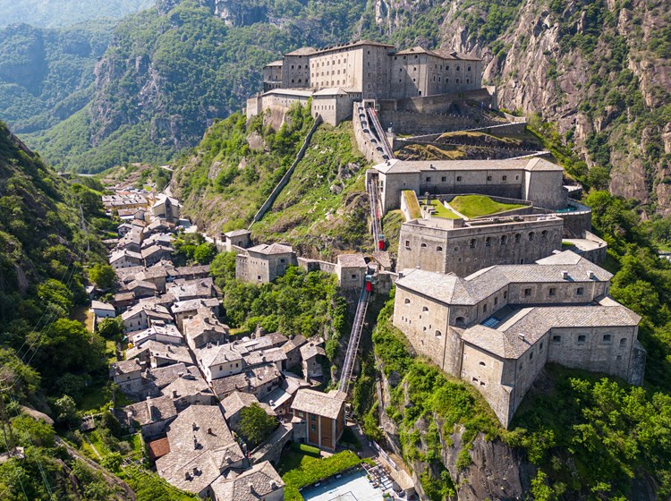 Borgo di Bard e Forte