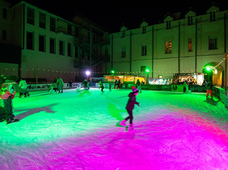 pista su ghiaccio - piazza San Francesco - Aosta