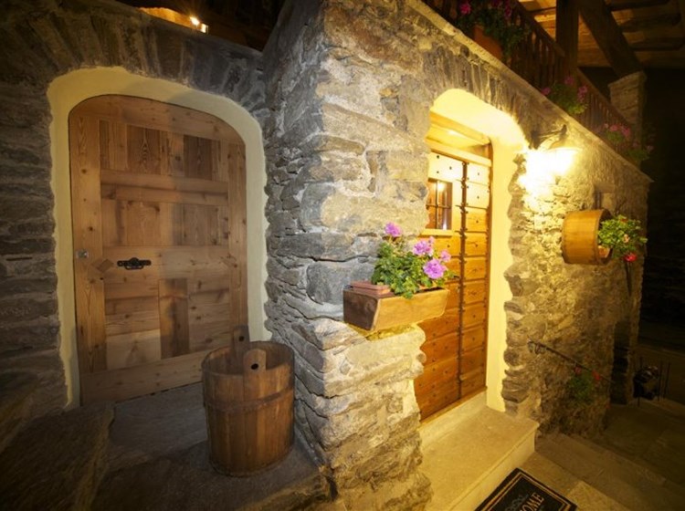 La Maison du Seigneur - Esterno in notturna