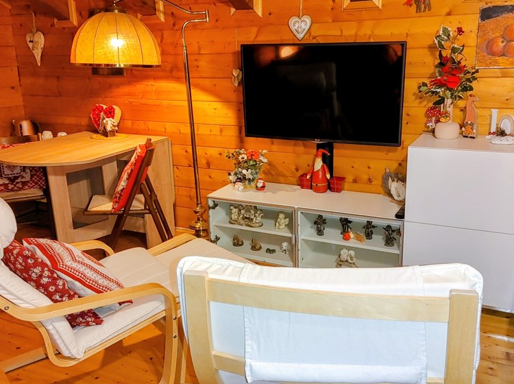 Lou Chalet - angolo tv