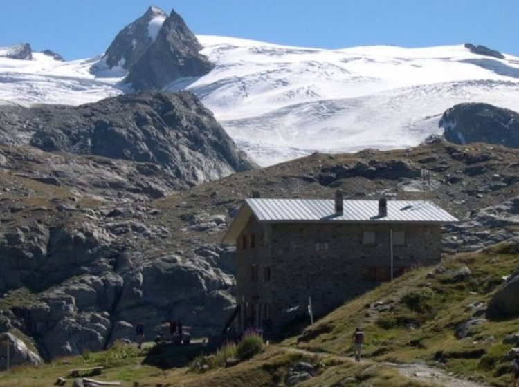 Rifugio Deffeyes - Esterno in estate